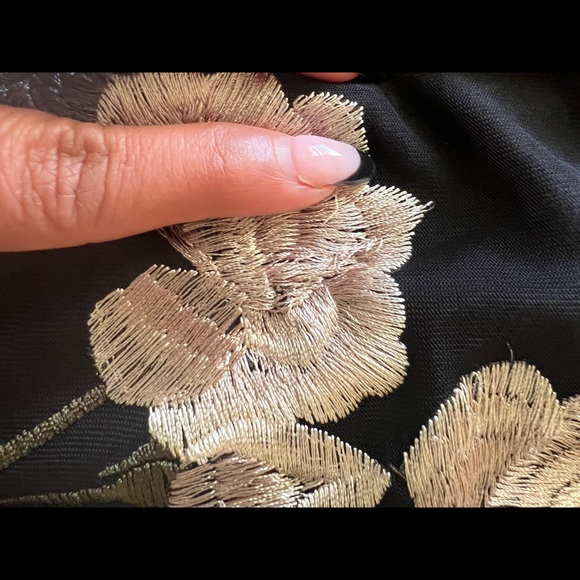 COPY - Lulu’s lace floral dress 🖤 - Picture 9 of 15